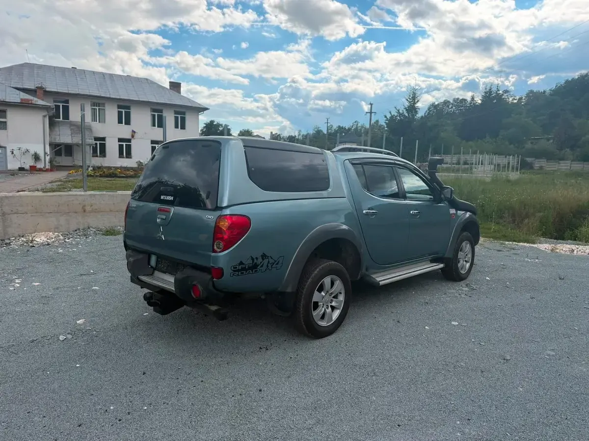 Gebraucht Mitsubishi L200 Top 136 PS (100 kW) 2007 Grau Pickup