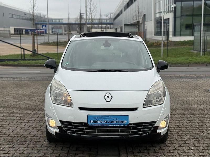 Gebraucht Renault Scénic III Bose Edition 150 PS (110 kW) 2011 Weiß Van / Kleinbus