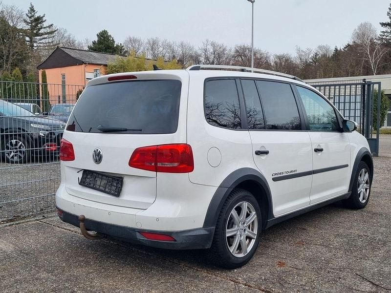 Gebraucht VW Touran Cross 140 PS (102 kW) 2012 Weiß Van / Kleinbus