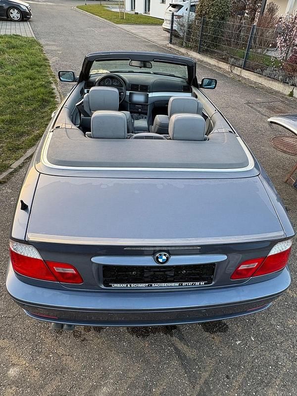 Gebraucht BMW 325 Cabriolet 191 PS (140 kW) 2004 Blau Cabrio