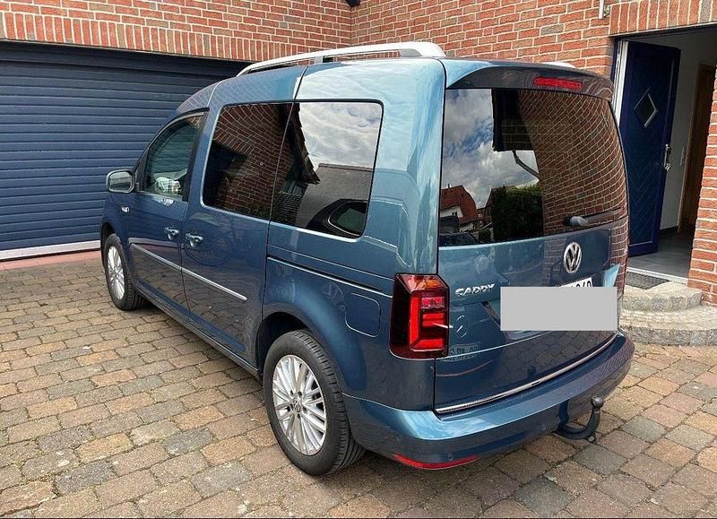 Gebraucht VW Caddy Highline 150 PS (110 kW) 2017 Grün Van / Kleinbus