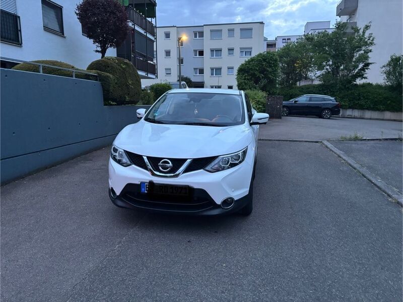 Weiß Gebraucht 2017 Nissan Qashqai N-Vision SUV | 13.500 € - Bild 1/4