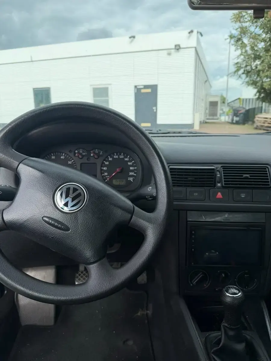 Gebraucht VW Golf IV 75 PS (55 kW) 2001 Blau Kleinwagen