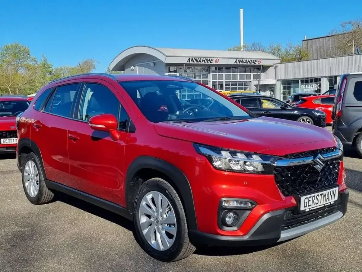 Gebraucht Suzuki SX4 S-Cross Comfort 129 PS (94 kW) 2026 Energetic red pearl metallic SUV