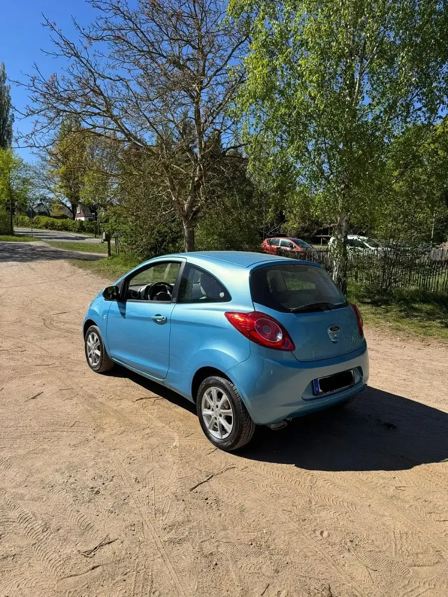 Second-hand Ford Ka 69 CP (50 kW) 2010 Albastru Hatchback