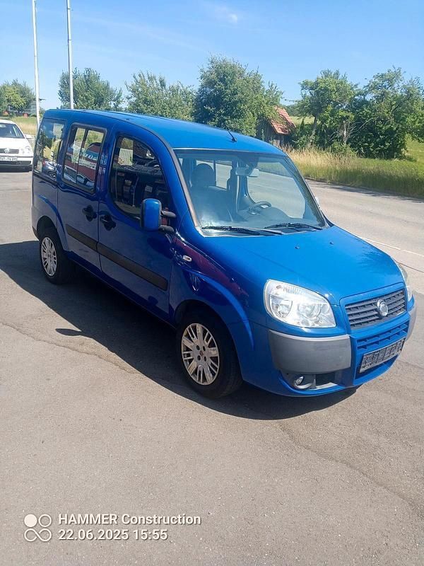 Blau Gebraucht 2009 Fiat Doblò Van / Kleinbus | 3.200 € (Fairer Preis) - Bild 1/4
