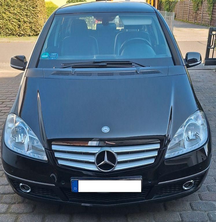 Schwarz Gebraucht 2011 Mercedes A160 Elegance Van / Kleinbus | 3.500 € (Superpreis) - Bild 1/4