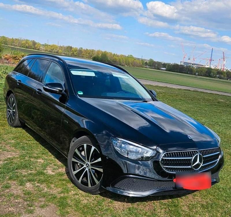 Gebraucht Mercedes E300 197 PS (144 kW) 2021 Schwarz Kombi
