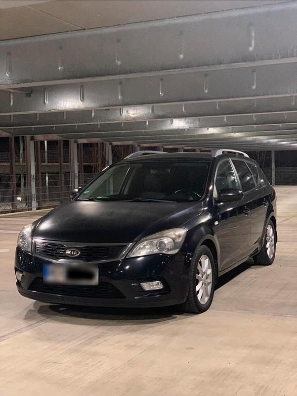 Gebraucht Kia Ceed 90 PS (66 kW) 2010 Schwarz Kleinwagen