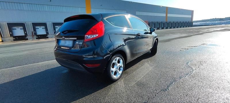 Gebraucht Ford Fiesta 60 PS (44 kW) 2009 Schwarz Kleinwagen