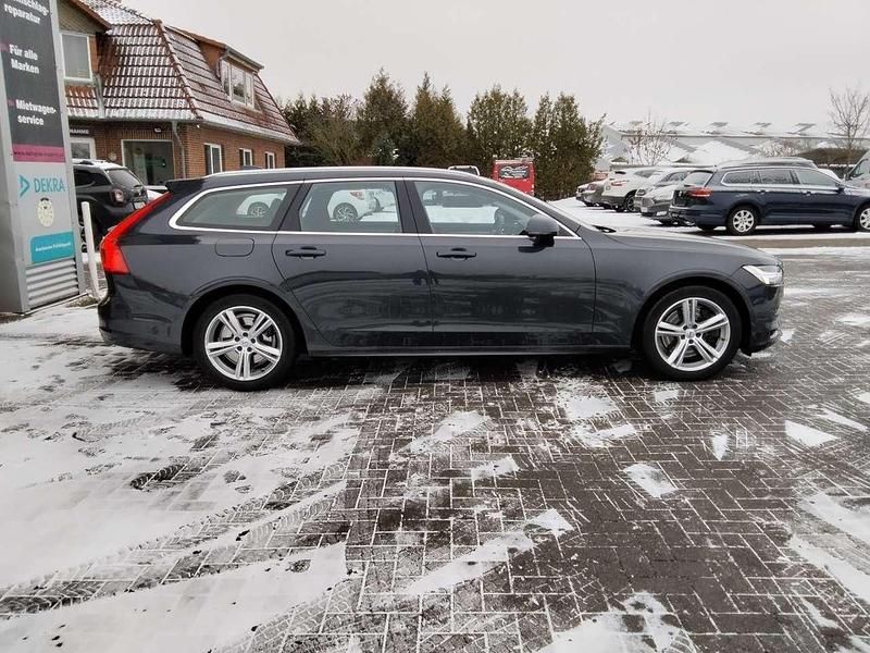 Gebraucht Volvo V90 Momentum 250 PS (183 kW) 2020 Savile grey / metallic Kombi