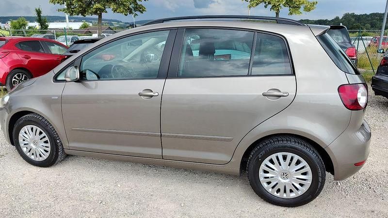 Gebraucht VW Golf VII Life 105 PS (77 kW) 2013 Braun Limousine