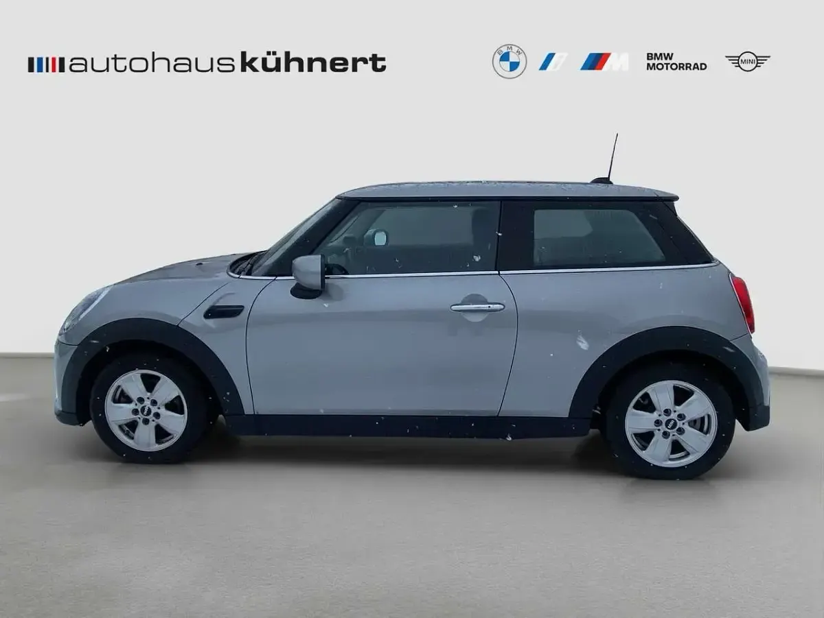 Gebraucht Mini Cooper Essential 136 PS (100 kW) 2023 Silber Kleinwagen