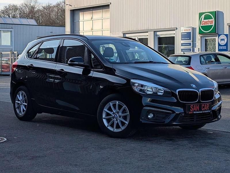 Schwarz 2 Gebraucht 2015 BMW 218 Kombi | 10.600 € (Fairer Preis) - Bild 1/4