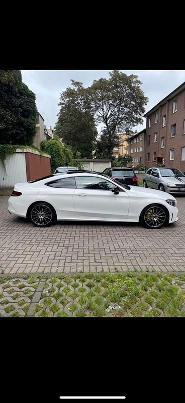 Gebraucht Mercedes C300 AMG 245 PS (180 kW) 2019 Weiß Coupé