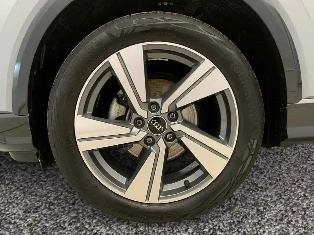 Gebraucht Audi Q2 Advanced Plus 150 PS (110 kW) 2024 Pfeilgrau perleffekt SUV