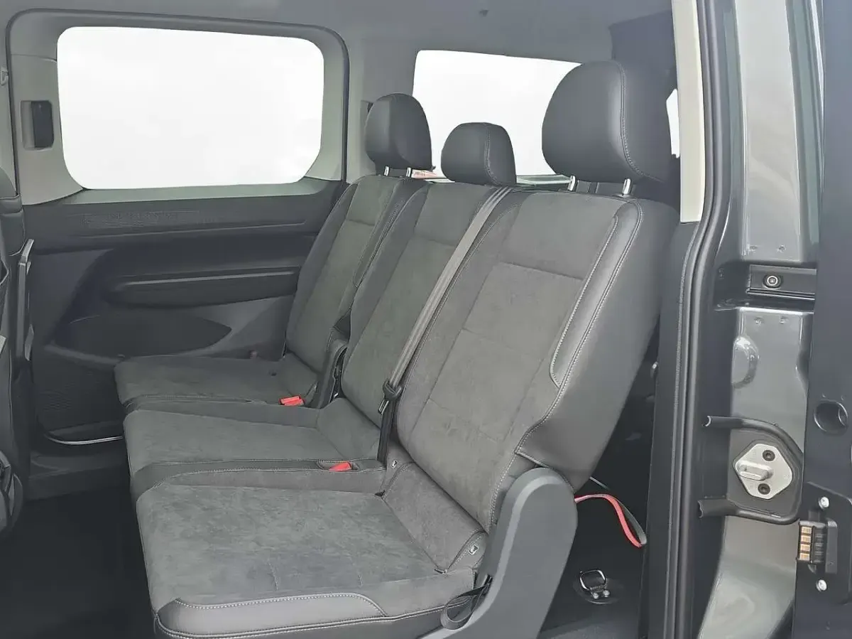 Neu VW Caddy Style 122 PS (89 kW) 2026 Indiumgrau metallic Van / Kleinbus