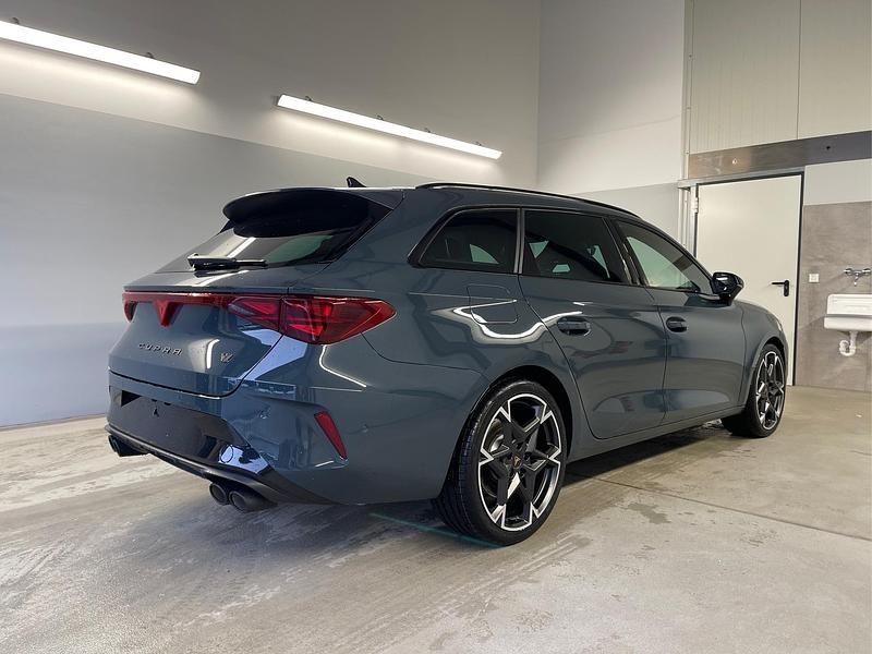 Neu Cupra Leon VZ3 333 PS (244 kW) 2025 [9k9k] fiord blau Limousine