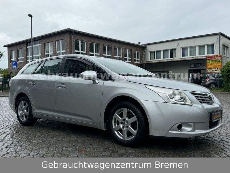 Silber Gebraucht 2009 Toyota Avensis Kombi | 6.990 € (Fairer Preis) - Bild 1/4