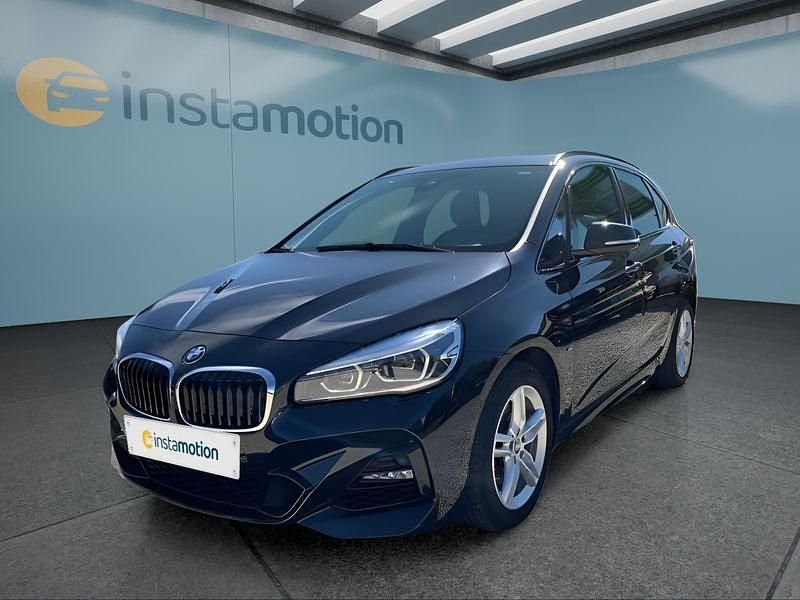 Schwarz Gebraucht 2019 BMW 220 Active Tourer Van / Kleinbus | 25.599 € (Teuer) - Bild 1/4