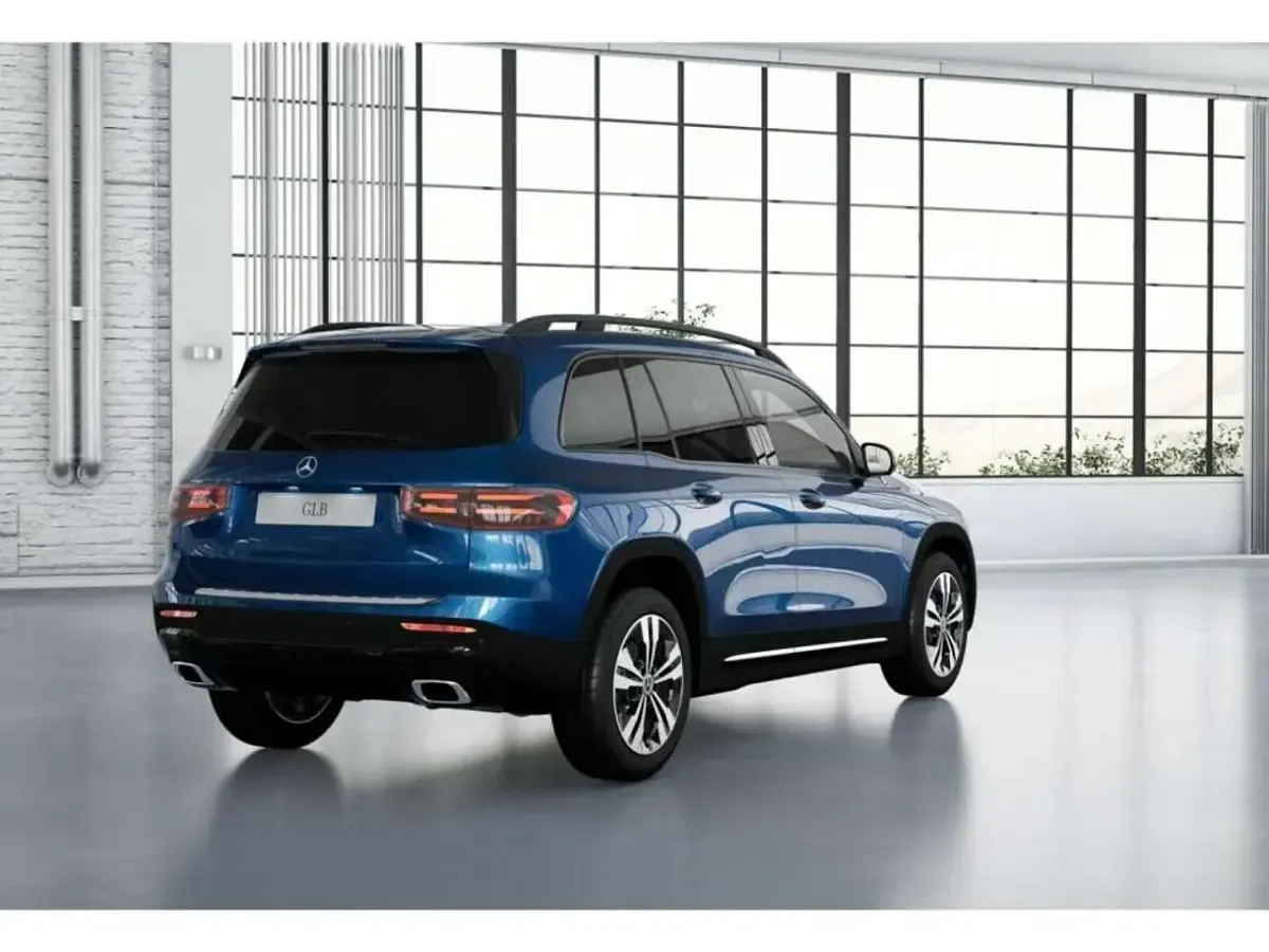 Gebraucht Mercedes GLB180 Advanced 116 PS (85 kW) 2025 Metalliclack spektralblau SUV