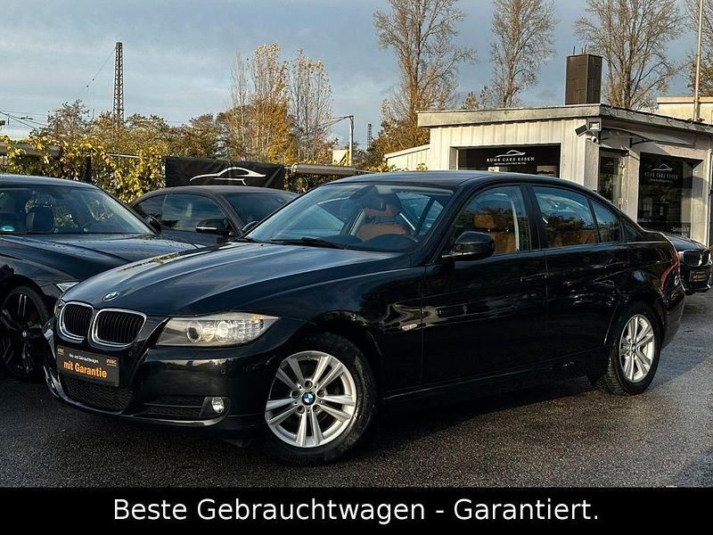 Gebraucht BMW 318 Exclusive 143 PS (105 kW) 2011 Schwarz Limousine