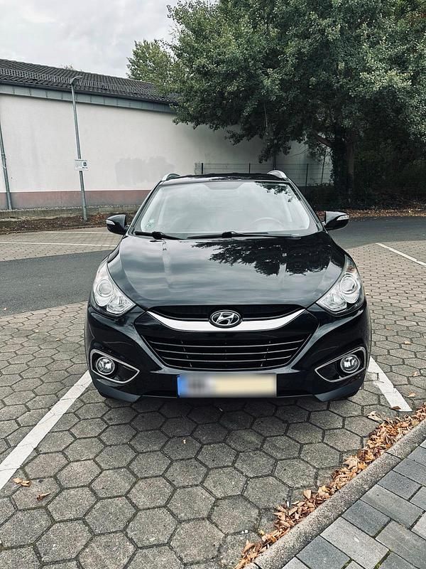 Schwarz Gebraucht 2010 Hyundai ix35 Edition SUV | 9.800 € (Fairer Preis) - Bild 1/4