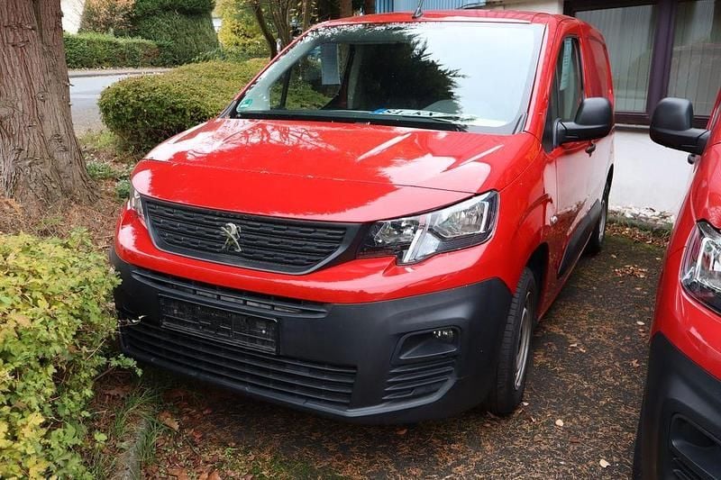 Rot Gebraucht 2020 Peugeot Partner Van / Kleinbus | 9.990 € (Guter Preis) - Bild 1/2