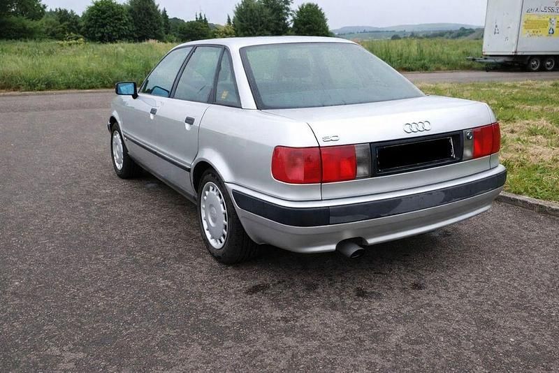 Second-hand Audi 80 90 CP (66 kW) 1994 Argintiu Berlinǎ
