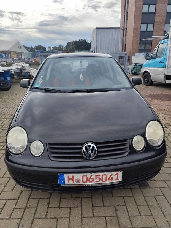 Schwarz Gebraucht 2004 VW Polo Basis Limousine | 999 € (Guter Preis) - Bild 1/4