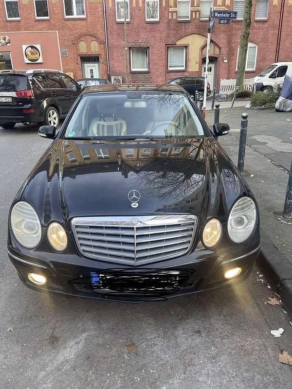 Gebraucht 2006 Mercedes E220 Classic Limousine | 4.000 € (Guter Preis) - Bild 1/4