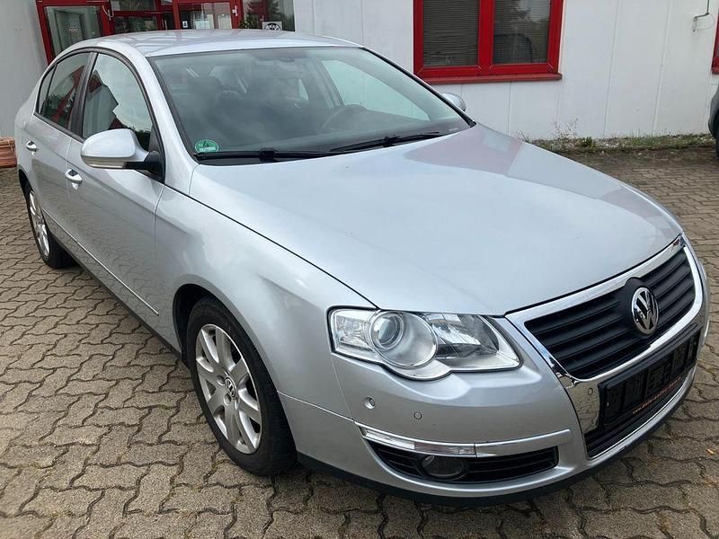 Silber Gebraucht 2008 VW Passat Sportline Limousine | 3.666 € (Fairer Preis) - Bild 1/4