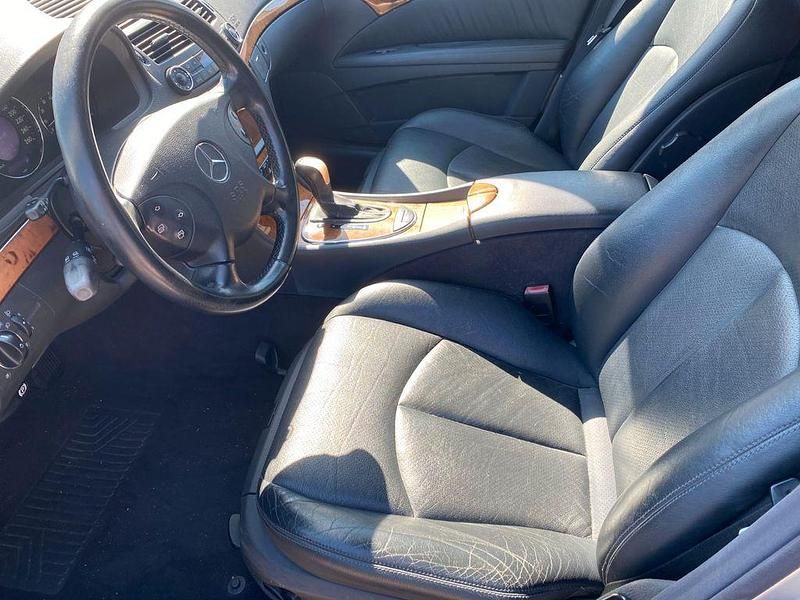 Gebraucht Mercedes E500 306 PS (225 kW) 2002 Silber Limousine