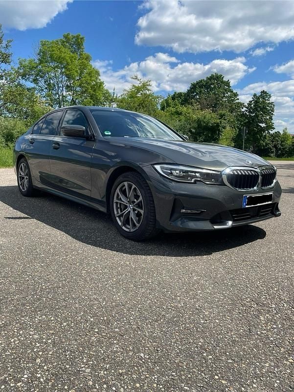 Gebraucht BMW 330 258 PS (189 kW) 2019 Grau Limousine