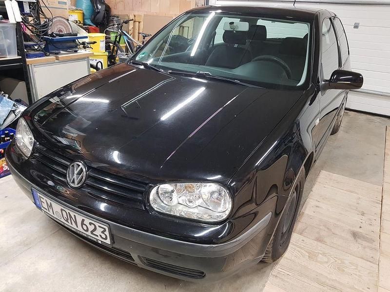 Gebraucht VW Golf IV Basis 75 PS (55 kW) 2002 Schwarz Limousine