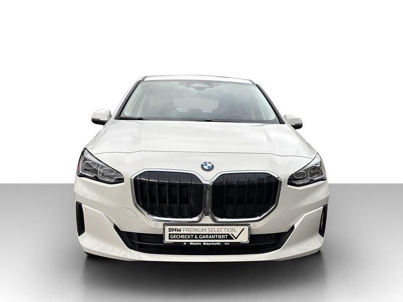 Gebraucht BMW 220 Active Tourer 156 PS (114 kW) 2025 Weiß Van / Kleinbus