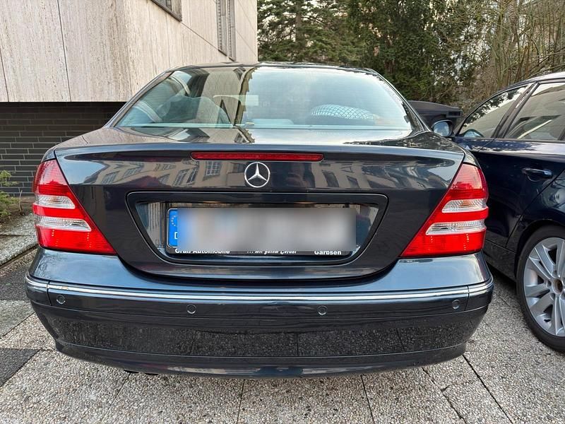 Gebraucht Mercedes C220 Elegance 143 PS (105 kW) 2005 Schwarz Limousine