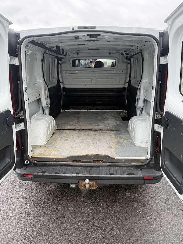 Gebraucht Opel Vivaro 116 PS (85 kW) 2016 Casabl/arctic/eisweiss/kaolin Van / Kleinbus
