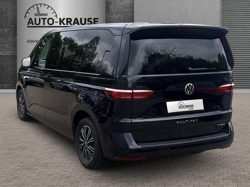 Second-hand VW Multivan Style 150 CP (110 kW) 2022 Negru Monovolum