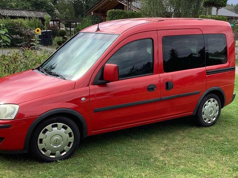 Rot Gebraucht 2008 Opel Combo Van / Kleinbus | 2.000 € (Fairer Preis) - Bild 1/4