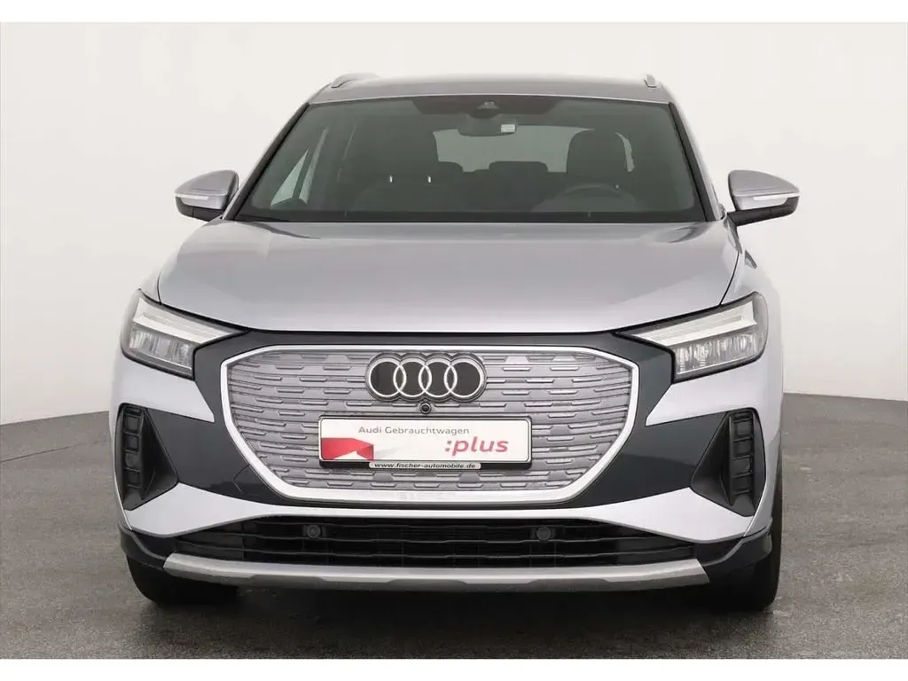 Używany Audi Q4 e-tron Ambiente 250 kW (340 KM) 2024 Srebrny SUV