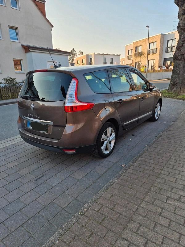 Gebraucht Renault Scénic III 130 PS (95 kW) 2013 Braun Van / Kleinbus