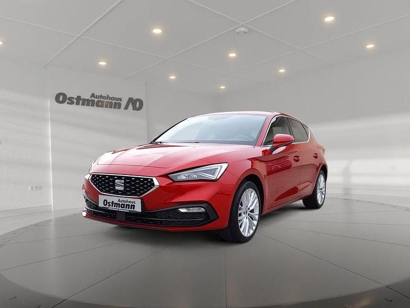Rot Gebraucht 2021 Seat Leon XCELLENCE Limousine | 21.880 € (Fairer Preis) - Bild 1/4