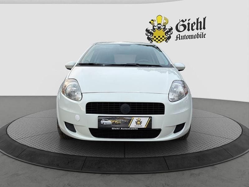Gebraucht Fiat Grande Punto 69 PS (50 kW) 2011 Weiß Kleinwagen