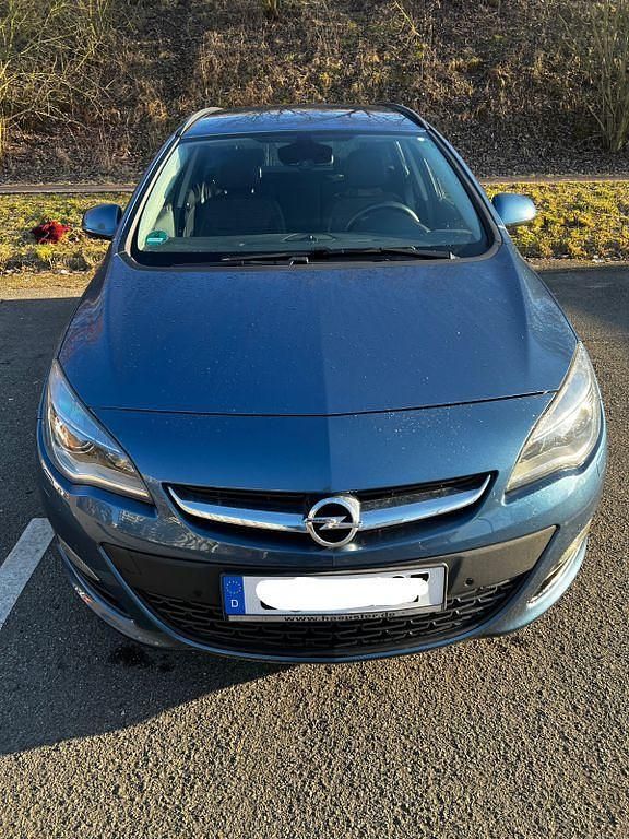 Gebraucht Opel Astra 140 PS (102 kW) 2014 Blau Kombi