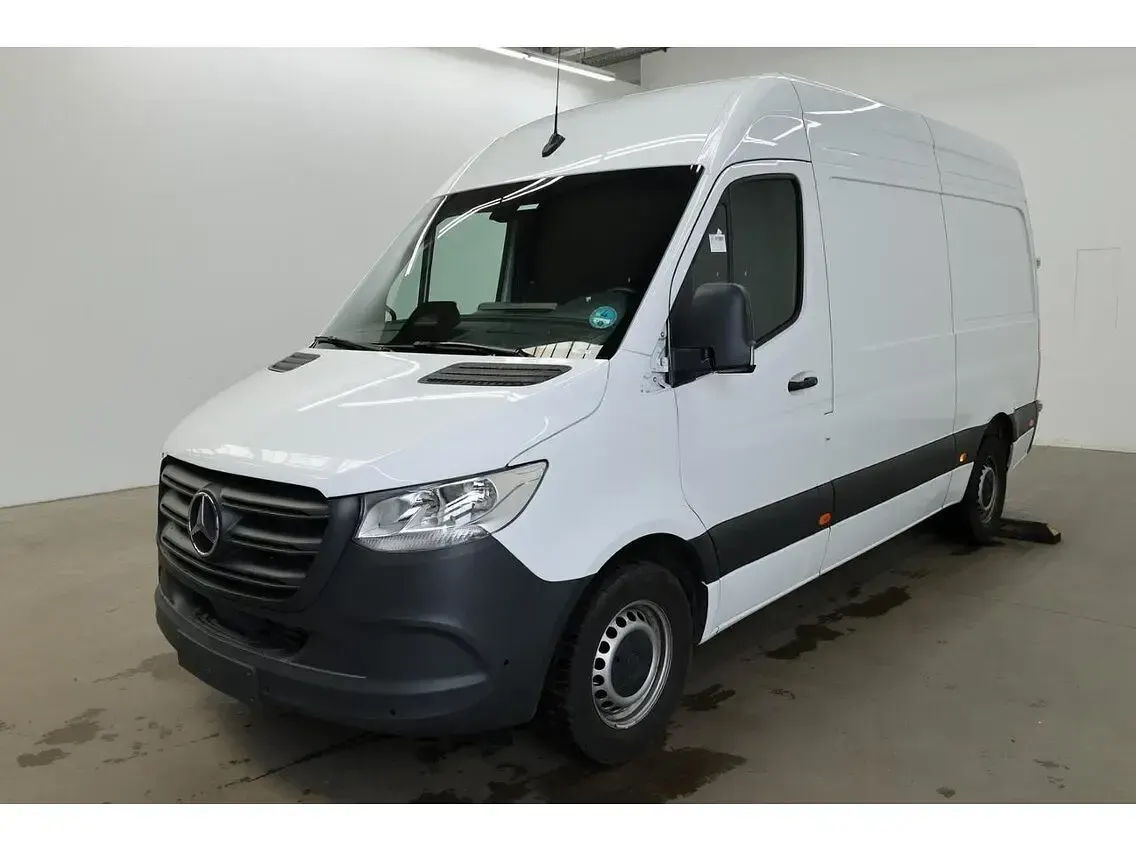 Gebraucht Mercedes Sprinter 170 PS (125 kW) 2025 Arktikweiß Van