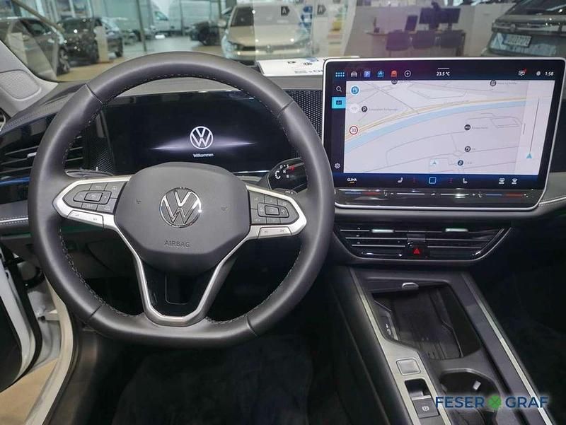 Neu VW Passat Business 150 PS (110 kW) 2026 Pure white uni Kombi