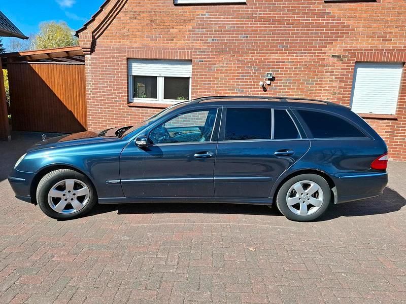 Second-hand Mercedes E320 204 CP (150 kW) 2004 Albastru Break