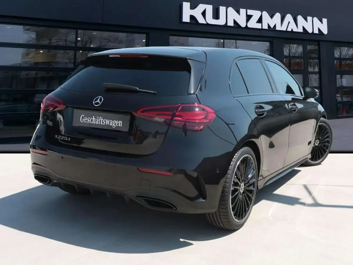 Gebraucht Mercedes A220 AMG 190 PS (139 kW) 2026 Schwarz Limousine