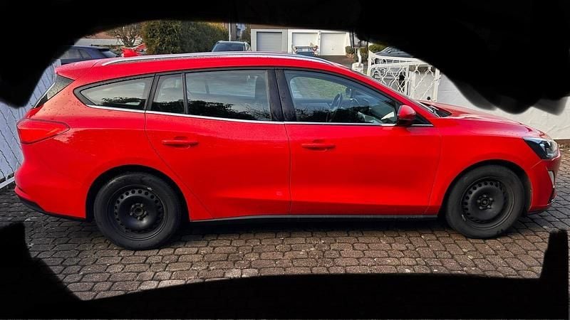 Gebraucht Ford Focus 125 PS (91 kW) 2020 Rot Kombi
